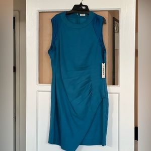 L’AGENCE | Pleat-Side Notched Sheath Dress